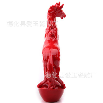 馬到功成，藝韻傳家——探索德化陶瓷馬工藝品的藝術魅力與商業(yè)價值